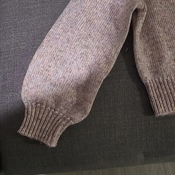 Banana Republic Sweater NWT - Picture 2 of 9